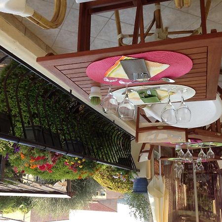 Hotel Restaurant Les Oliviers ニヨン エクステリア 写真