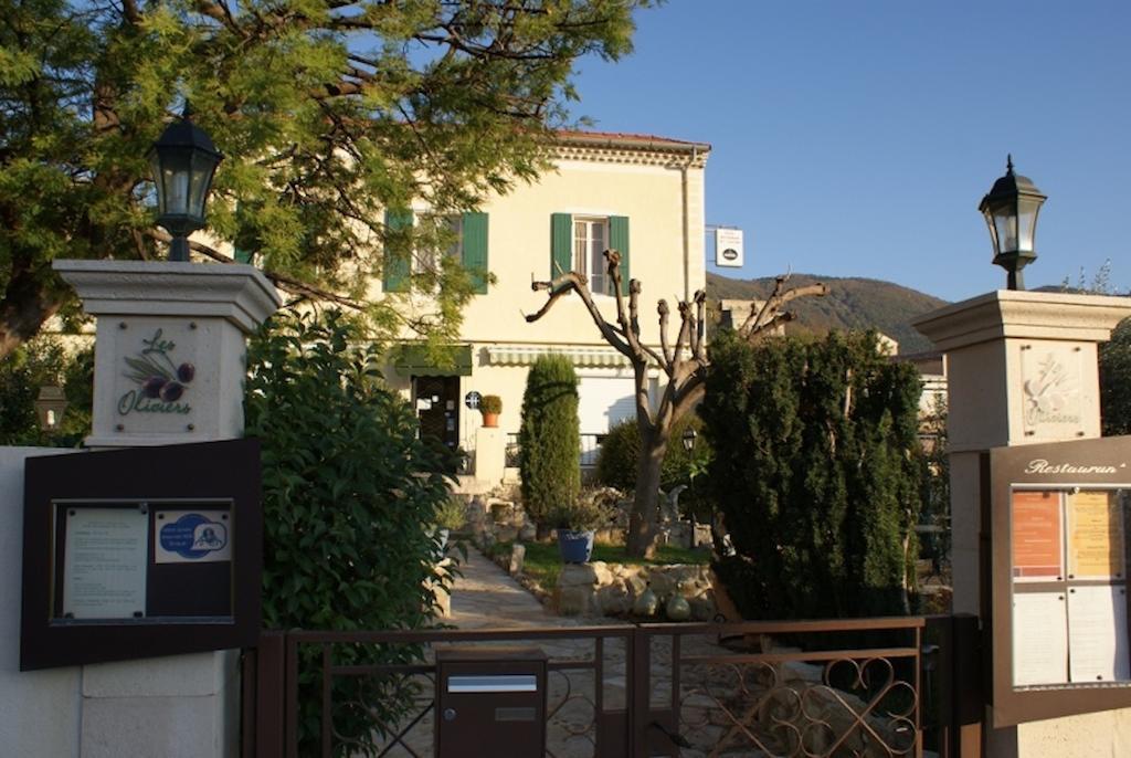 Hotel Restaurant Les Oliviers ニヨン エクステリア 写真