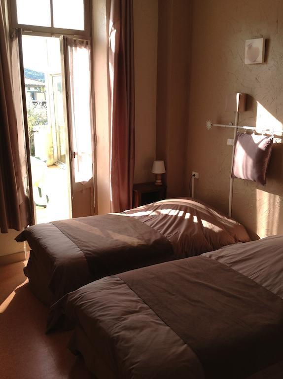 Hotel Restaurant Les Oliviers ニヨン 部屋 写真