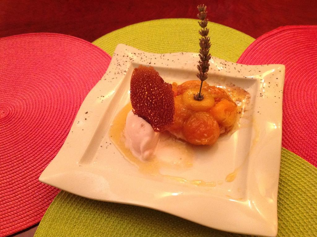 Hotel Restaurant Les Oliviers ニヨン エクステリア 写真
